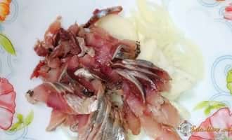 Салат с морской капустой и селедкой, салат морская капуста с яйцом калорийность